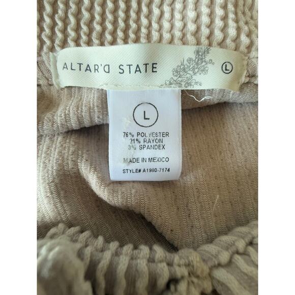 Altar'd State Women’s Ribbed Pocket Cropped Button Down Top Size L Tan - Picture 5 of 6